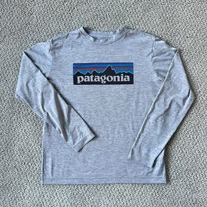 Patagonia long sleeve t-shirt. Youth XXL (16-18)